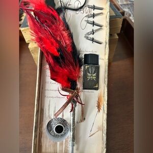 Unique one set with a feather quill, ink, 5 nubs and an ink bottle - new